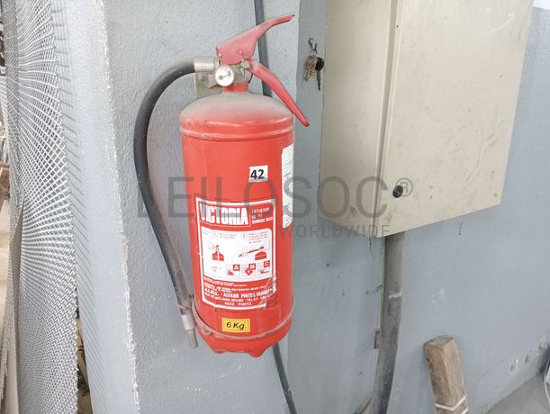 Fabrico de Redes e Vedações: Máquinas, Equipamentos, Stock e Matéria-prima