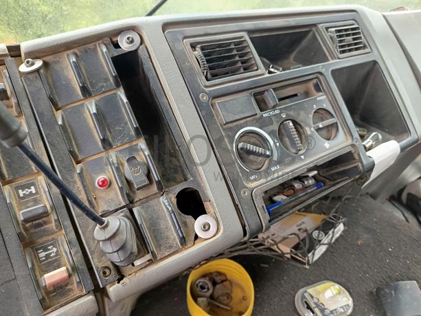 Volvo FL 619-65 · Ano 1999