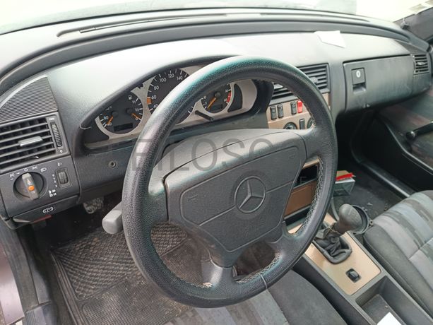 Mercedes-Benz C220 D · Ano 1994