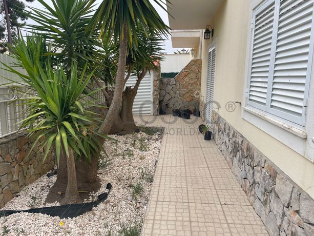Moradia V4 com logradouro · Quinta do Conde, Sesimbra