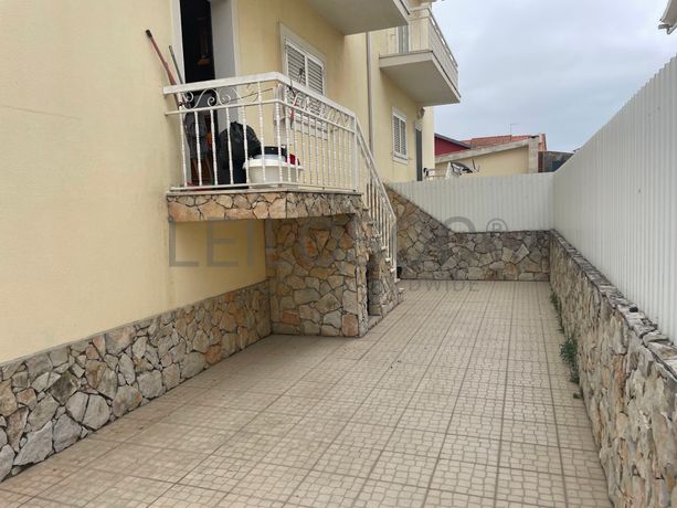 Moradia V4 com logradouro · Quinta do Conde, Sesimbra