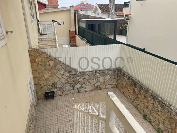 Moradia V4 com logradouro · Quinta do Conde, Sesimbra