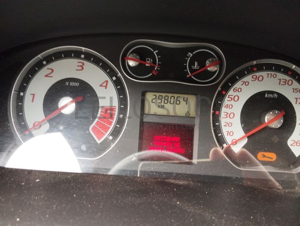 Renault Laguna 2.0 DCi · Ano 2006