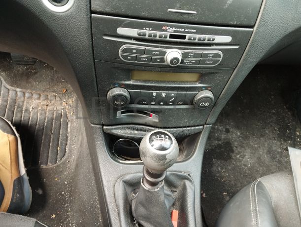 Renault Laguna 2.0 DCi · Ano 2006