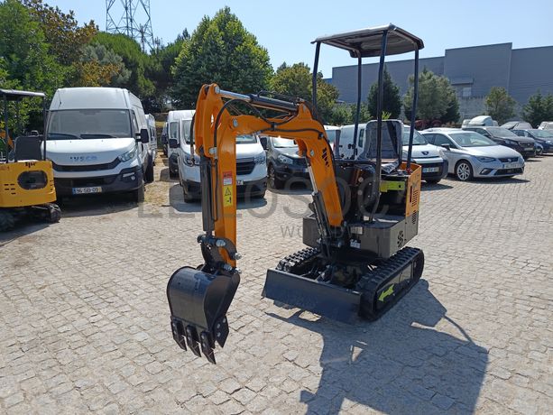 Mini Giratória JPC HT12 · Ano 2024