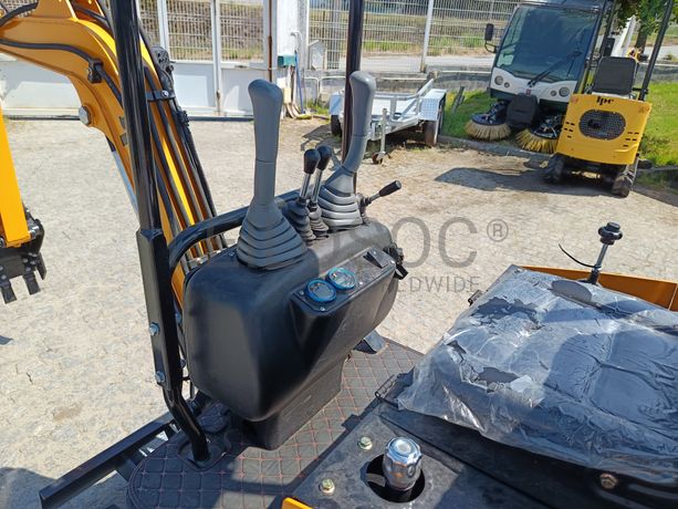 Mini Giratória JPC HT12 · Ano 2024