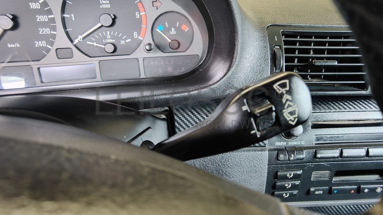 BMW 320D · Ano 2002