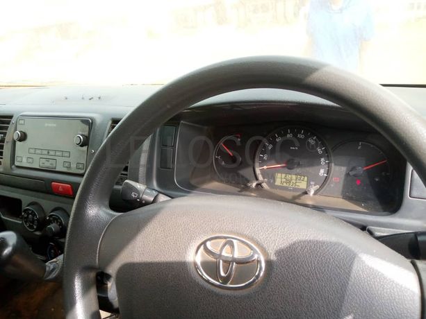 Toyota Hiace Mini Bus