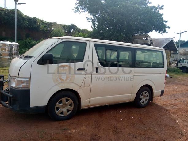 Toyota Hiace Mini Bus