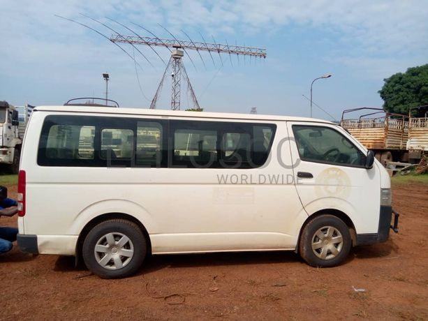 Toyota Hiace Mini Bus