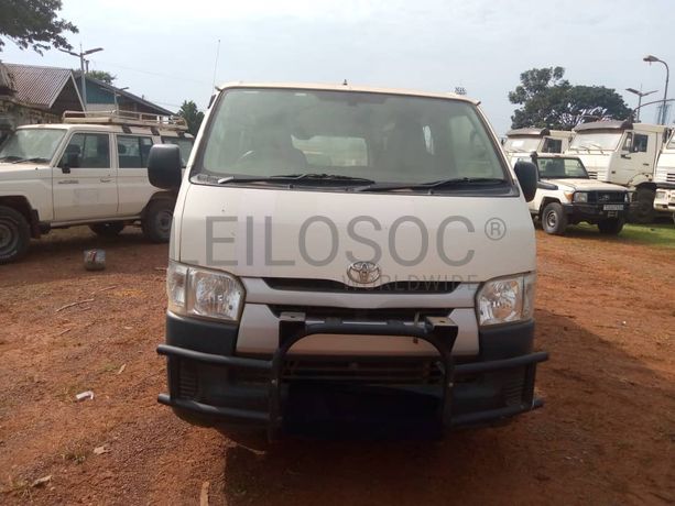 Toyota Hiace Mini Bus