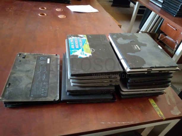 17 Laptops & 3 Batteries