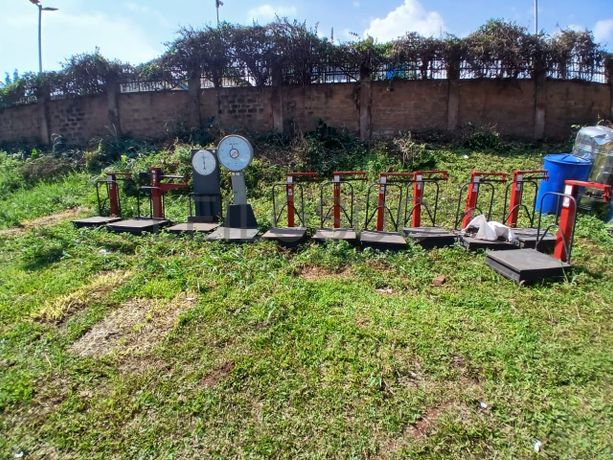 Weighing Scales: Avery, Salter Albion & Vetta Maachi