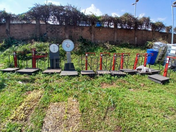 Weighing Scales: Avery, Salter Albion & Vetta Maachi