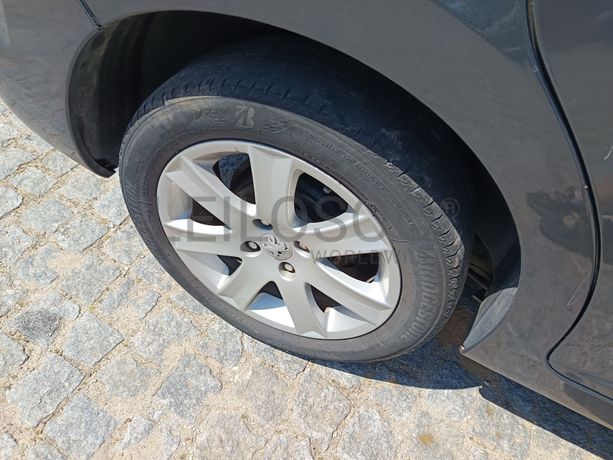 Peugeot 207 · Ano 2009