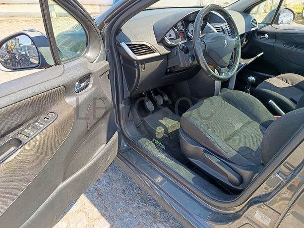 Peugeot 207 · Ano 2009