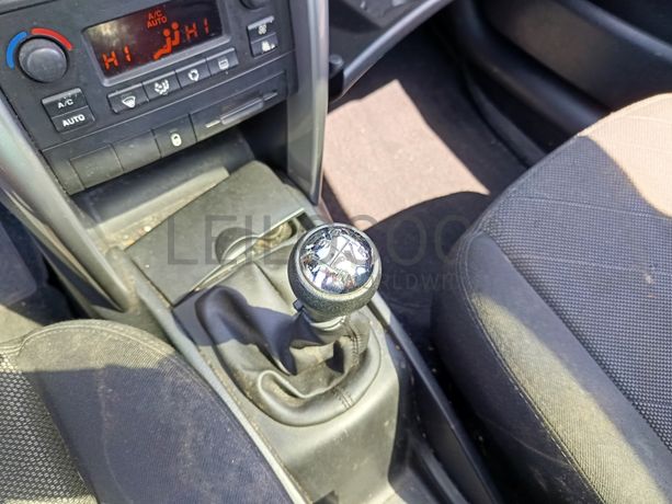 Peugeot 207 · Ano 2009