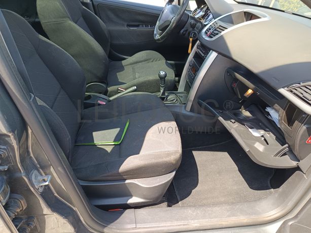 Peugeot 207 · Ano 2009