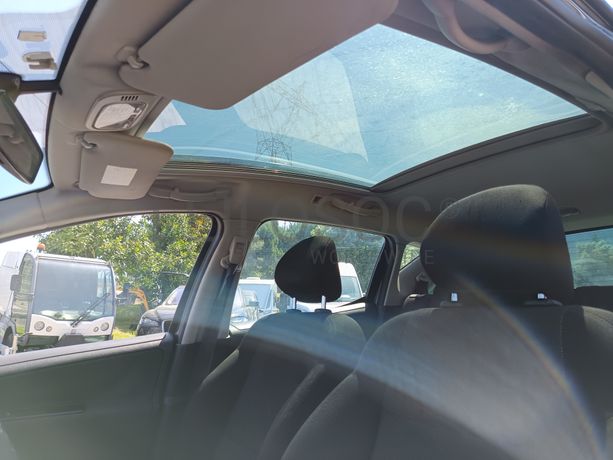 Peugeot 207 · Ano 2009