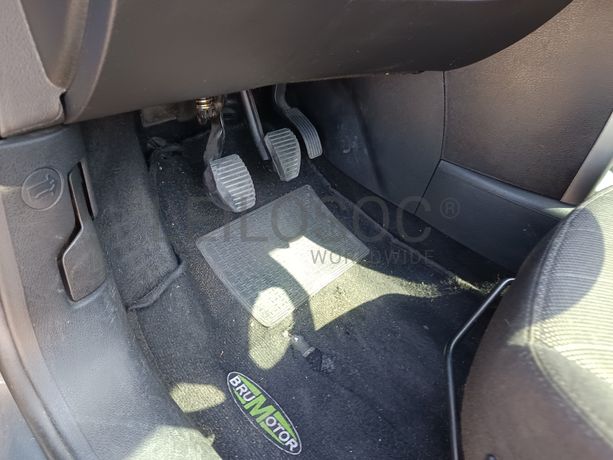 Peugeot 207 · Ano 2009