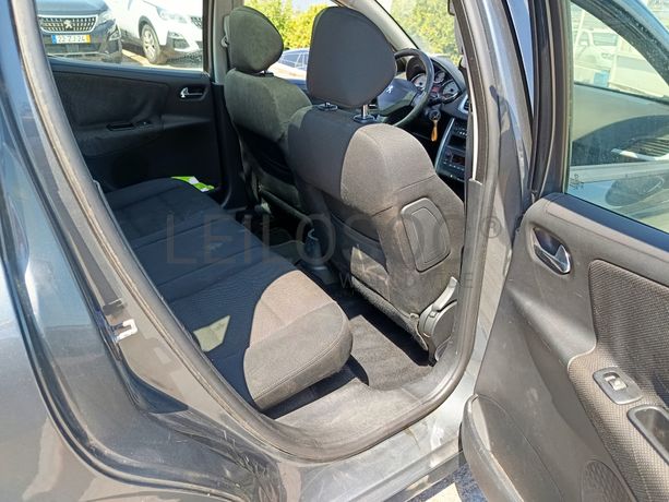 Peugeot 207 · Ano 2009