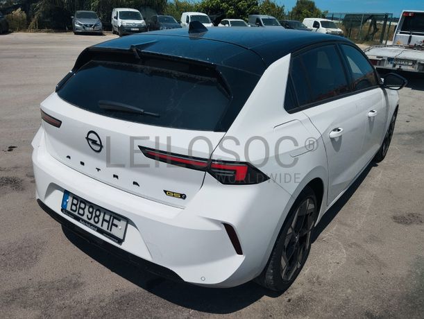 Opel Astra 1.6 Híbrido · Ano 2023