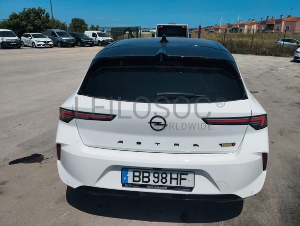 Opel Astra 1.6 Híbrido · Ano 2023