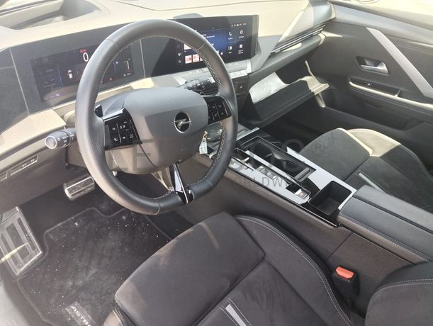 Opel Astra 1.6 Híbrido · Ano 2023