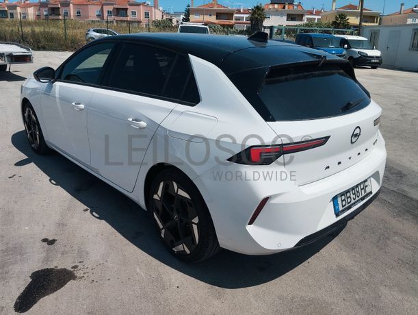 Opel Astra 1.6 Híbrido · Ano 2023