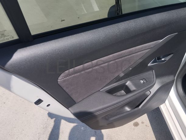 Opel Astra 1.6 Híbrido · Ano 2023