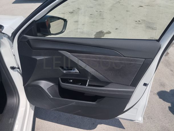 Opel Astra 1.6 Híbrido · Ano 2023