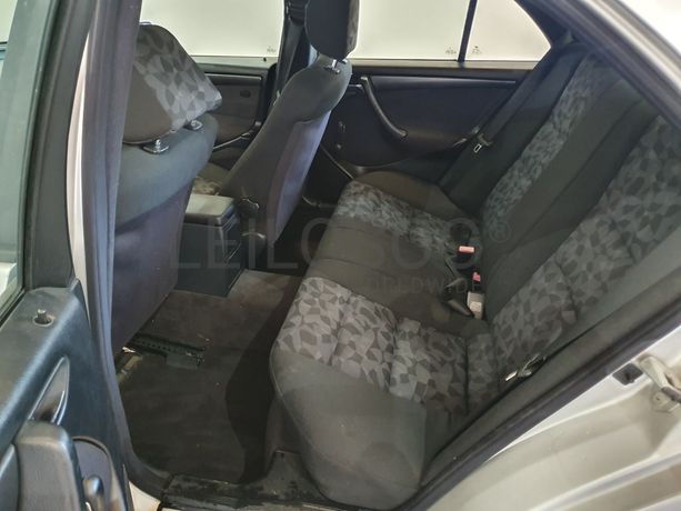 Mercedes-Benz C220 CDI · Ano 1998