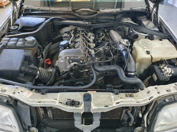 Mercedes-Benz C220 CDI · Ano 1998