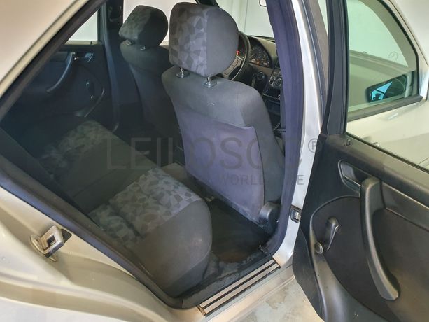 Mercedes-Benz C220 CDI · Ano 1998