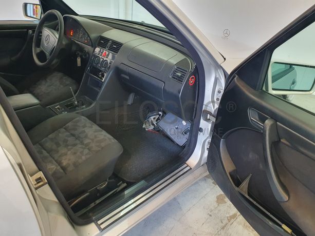 Mercedes-Benz C220 CDI · Ano 1998