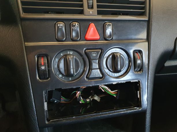 Mercedes-Benz C220 CDI · Ano 1998