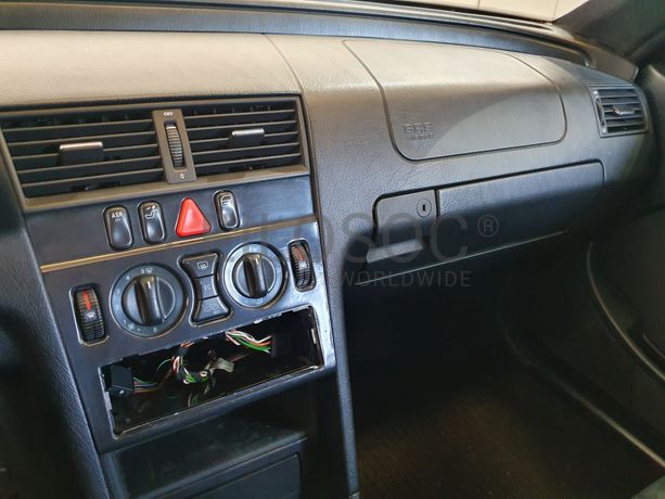 Mercedes-Benz C220 CDI · Ano 1998