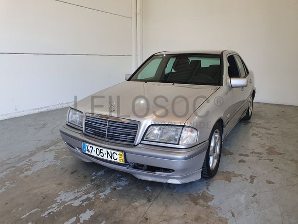 Mercedes-Benz C220 CDI · Ano 1998