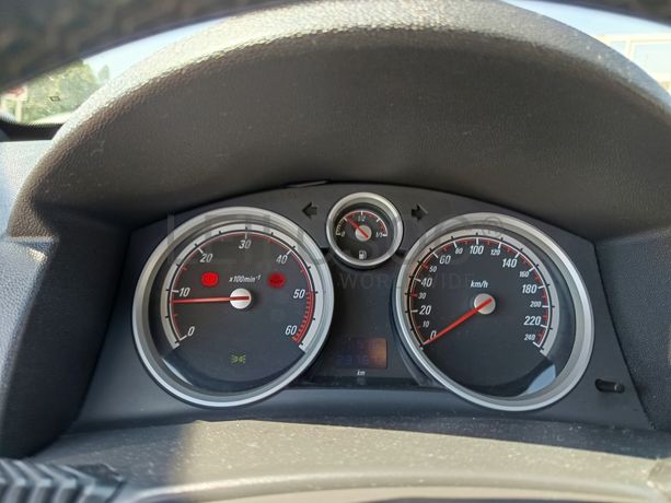 Opel Astra 1.7 CDTI · Ano 2009