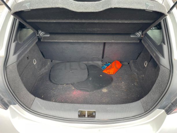 Opel Astra GTC 1.3 CTDI · Ano 2009