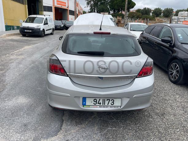 Opel Astra GTC 1.3 CTDI · Ano 2009