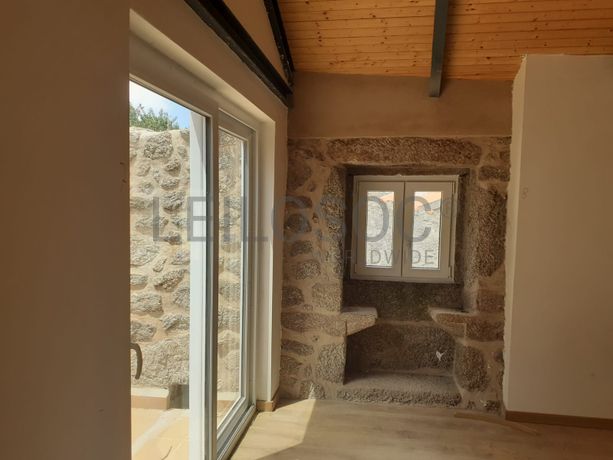 Moradia V2 com logradouro · Sobral da Serra, Guarda