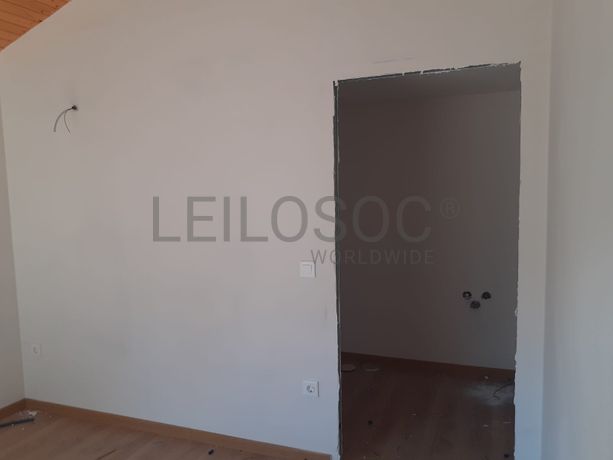 Moradia V2 com logradouro · Sobral da Serra, Guarda