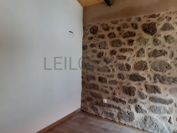 Moradia V2 com logradouro · Sobral da Serra, Guarda