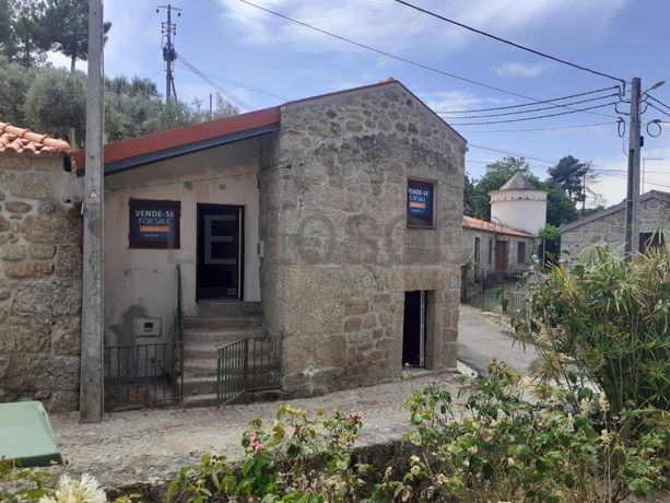 Moradia V2 com logradouro · Sobral da Serra, Guarda