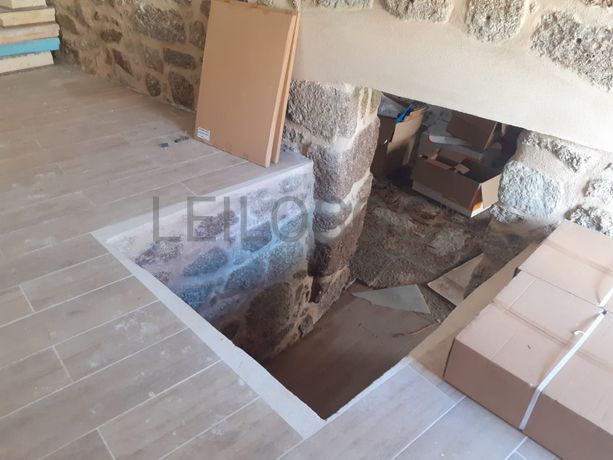 Moradia V2 com logradouro · Sobral da Serra, Guarda