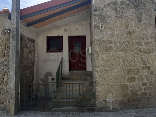 Moradia V2 com logradouro · Sobral da Serra, Guarda