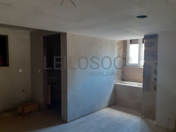 Moradia V2 com logradouro · Sobral da Serra, Guarda