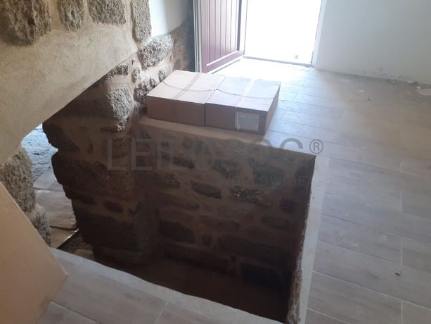 Moradia V2 com logradouro · Sobral da Serra, Guarda