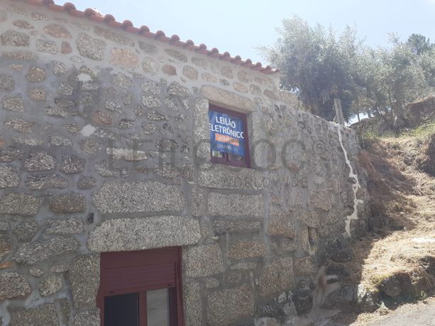 Moradia V2 com logradouro · Sobral da Serra, Guarda